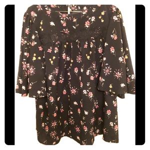 Lane Bryant floral top  🌸 flowers 🌸 1x